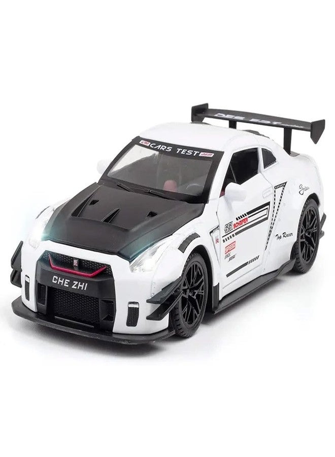 SKYBUCKET 1:24 Scale DiecastMetal modelG GTR Super Sport Carie Cast Toyaror KidsLight Sound Pullback with Openable 4 Doors, White
